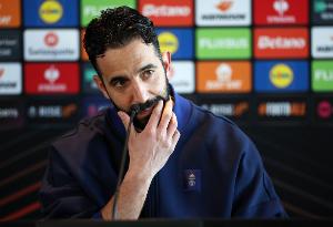 星空体育APP-有望单赛季三次击败瓜帅，阿莫林：可能是因为运气好