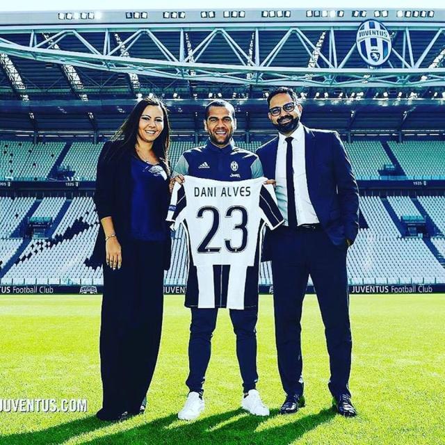 星空体育APP-为获保释 阿尔维斯也是拼了 前妻和两孩子都用上