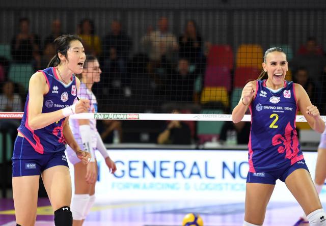 星空体育平台-斯坎迪奇逆转取胜升至第三 朱婷17分首度当选MVP