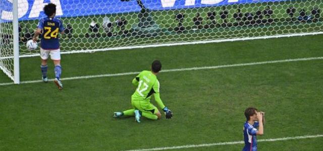 星空体育官网-大规模轮换作茧自缚 短短四日森保一从球圣变罪人