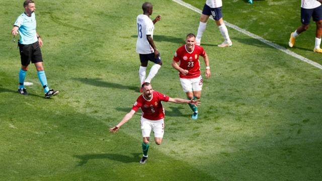 星空体育入口-法国陷入阵地战泥沼爆冷战平 中卫位置问题最大？